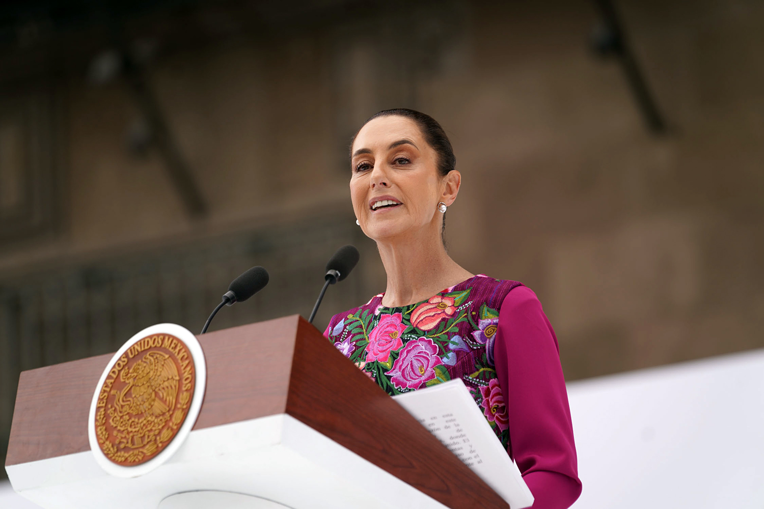 Claudia Sheinbaum acusa extralimitación del INE tras elecciones