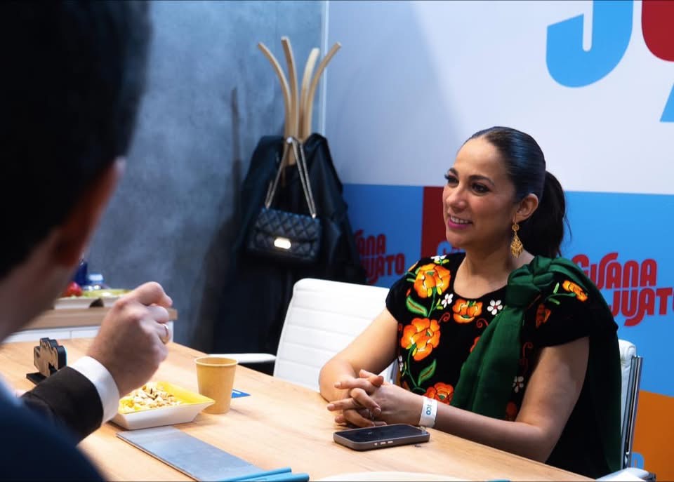 Libia Dennise anuncia ruta aérea directa Bajío-Madrid