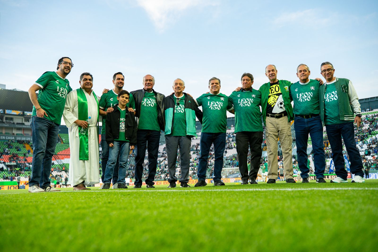 Club León presenta playera conmemorativa 450 años León