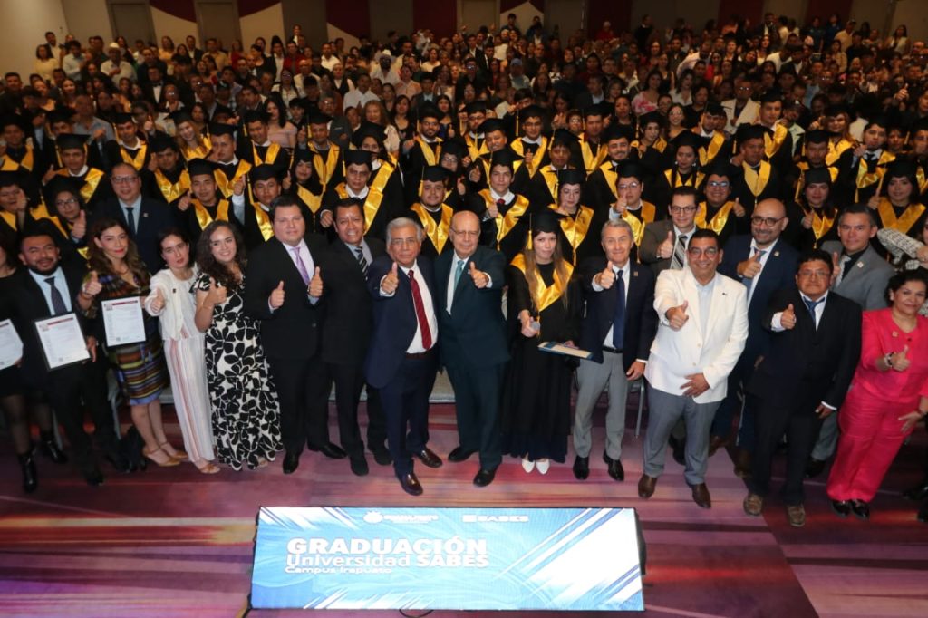 SABES celebra recertificación ISO y graduación