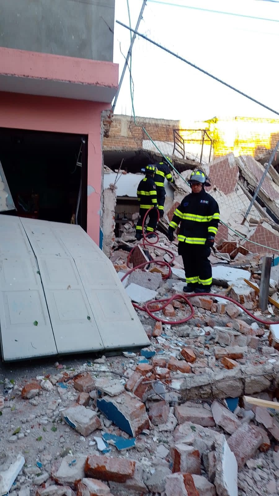 Atención inmediata tras deflagración en Lomas de Vista Hermosa