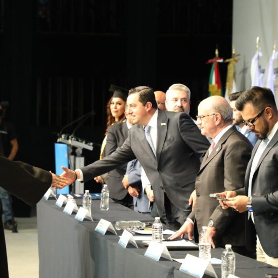UVEG gradúa a más de 2,300 estudiantes