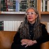 Cristina Rivera Garza durante una conferencia de literatura.
